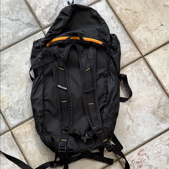 Marmot Kompressor Black and Orange Backpack for Men - Picture 3 of 4